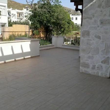 Serin Yaz Aksamlari Guemuesluek Bodrum