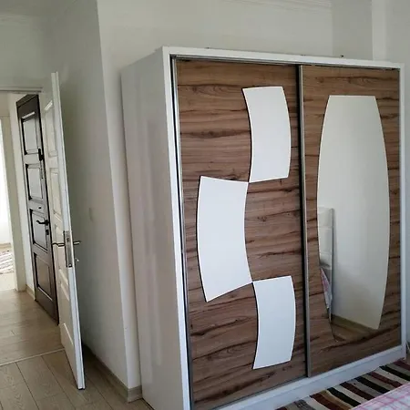 Apartment Serin Yaz Aksamlari Guemuesluek